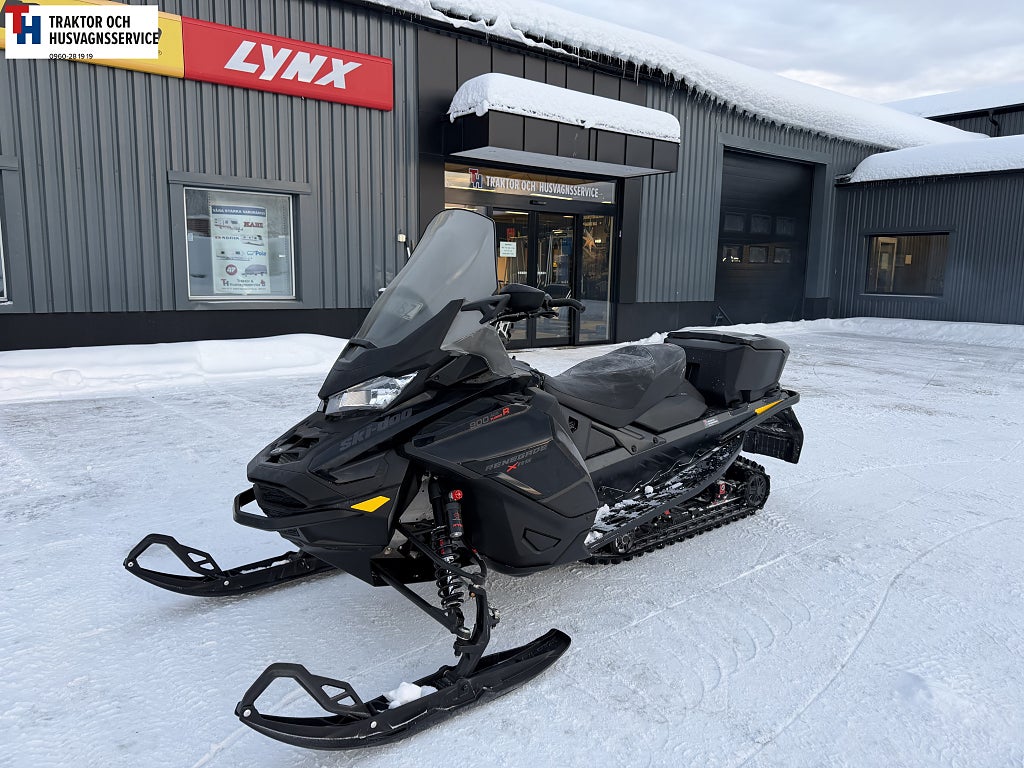 Ski-Doo Renegade XRS 900 ACE Turbo R med 202 mil -23 .