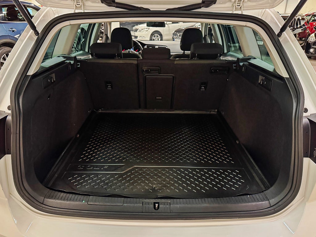 Volkswagen Golf SportKombi 1.6 TDI Automat 116hk Kamrem Nybytt