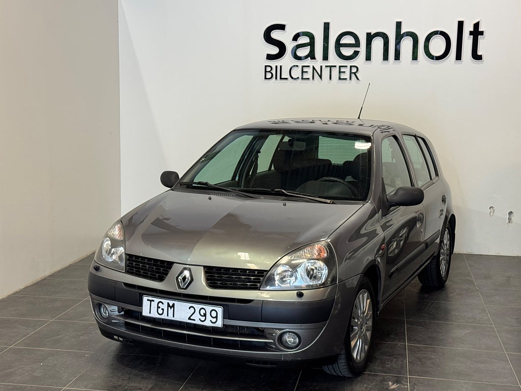 Renault Clio 5-dörrars Halvkombi 1.2 Authentique Motorvärmare
