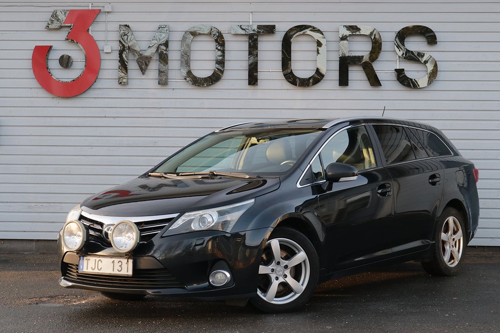 Toyota Avensis Kombi 2.2 D-4D Executive kamera Panorama Automat