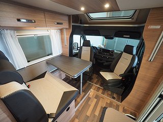Husbil-halvintegrerad Weinsberg CaraCompact Suite 640 MEG  13 av 21