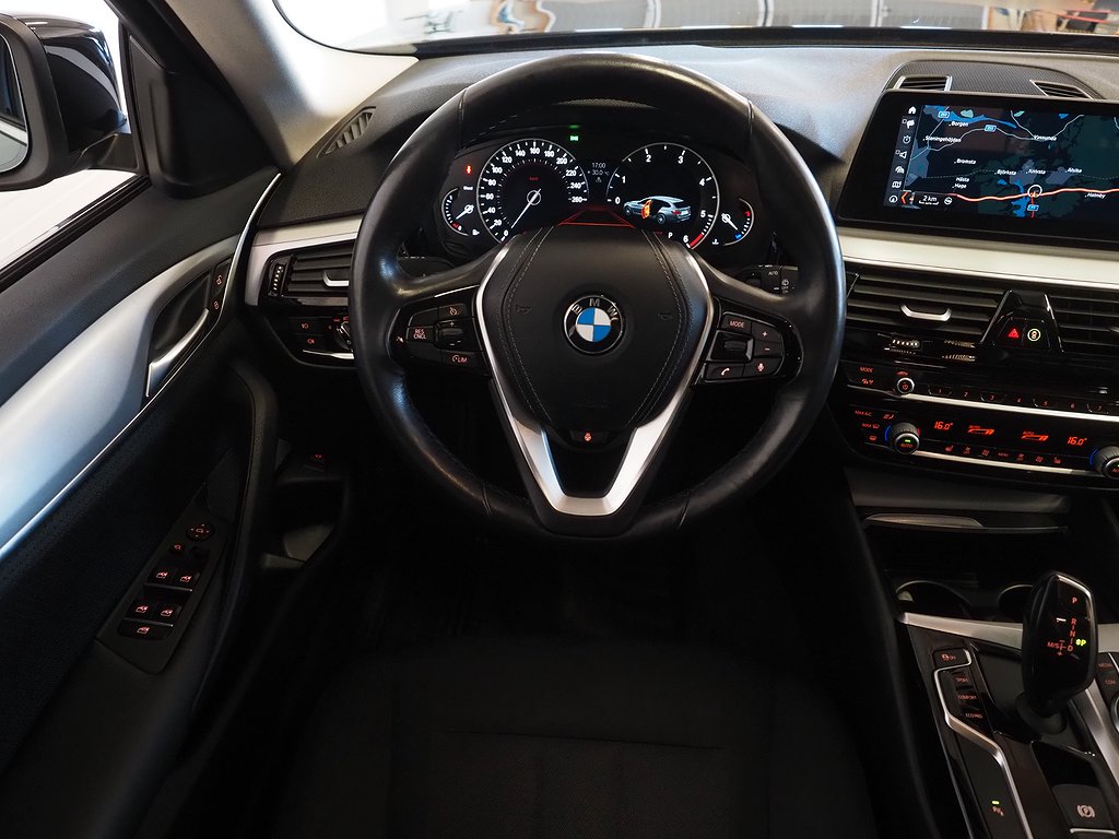 BMW 520 d Touring 190hk Steptronic Backkamera Navi 2018