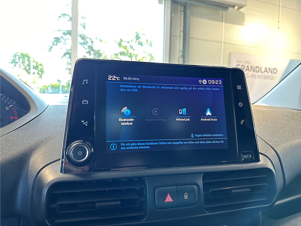 Bild på Peugeot Partner PRO BlueHDi 130hk Aut L1 - DEMO