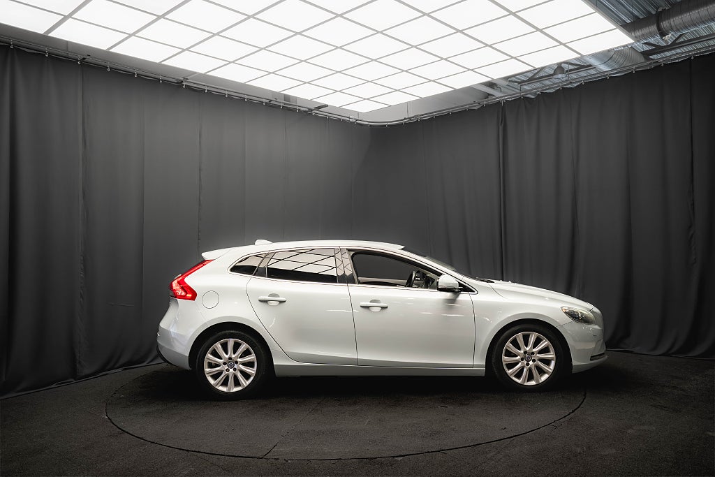 Volvo V40 SUMMUM LÄDER KAMERA D-VÄRMARE ELSTOL MINNE