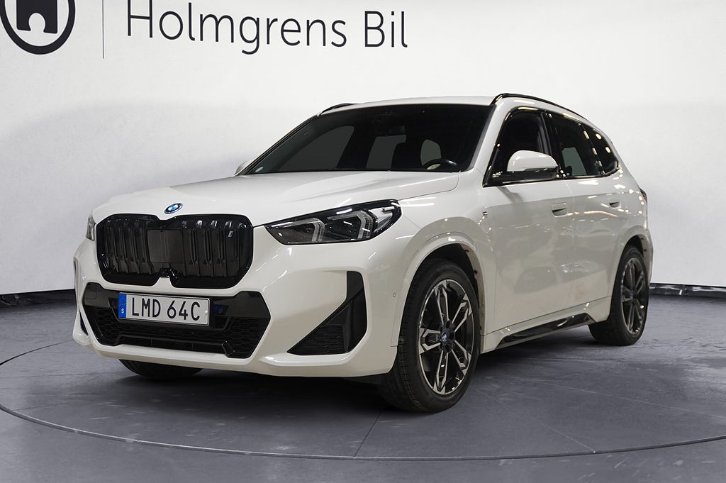 BMW iX1 xDrive30 3,95% ränta M Sport HUD Drag H K Komfort Adaptivled Dri