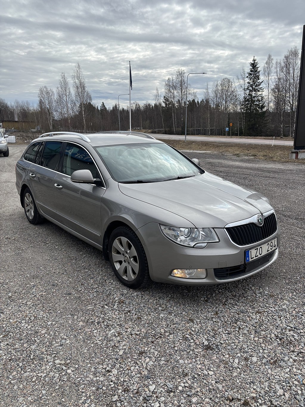 Skoda Superb 2012 - miniatyr 2