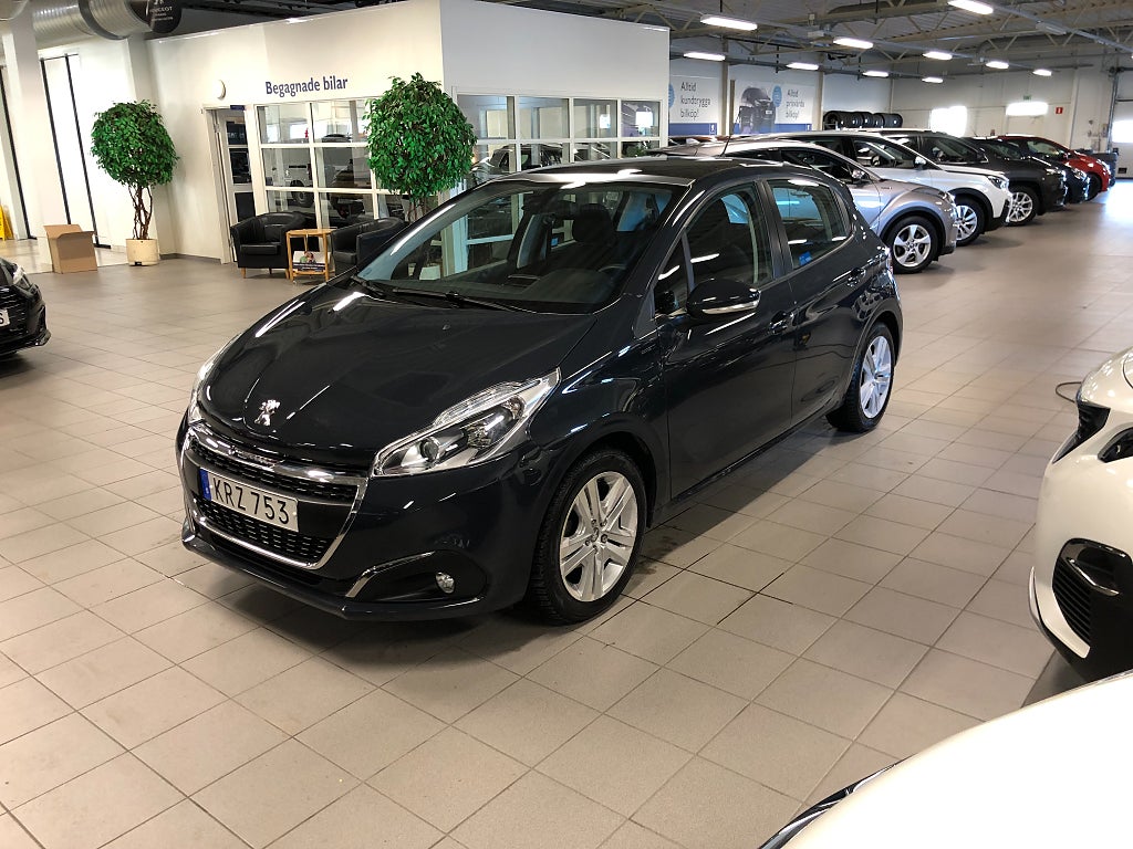 Peugeot 208 Signature  PureTech 82