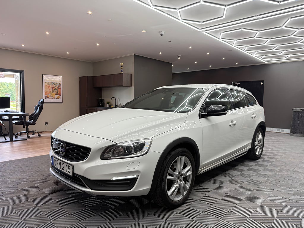Volvo V60 Cross Country D4 AWD Geartronic Momentum Euro 6 | VOC | DRAG | NAVI