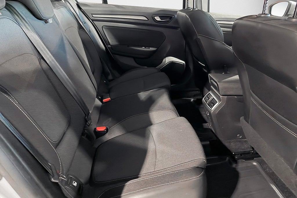 Renault Mégane Sport Tourer 1.3 TCe 140hk Equilibre P-Sensorer Moms