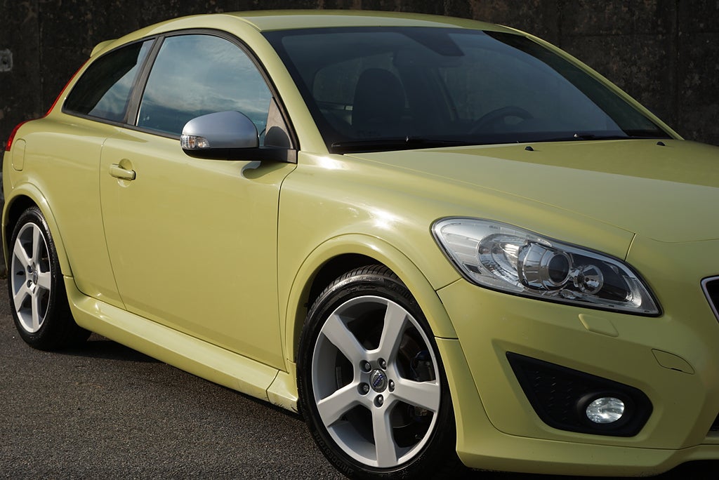 Volvo C30 D2 116hk R-Design|Hello Yellow|P-Sensorer|1259 Årskatt|