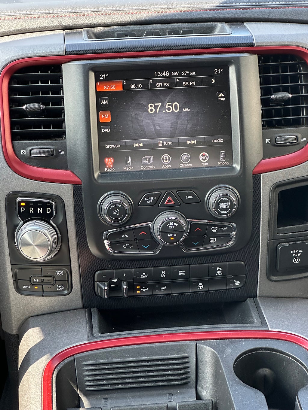 Dodge Ram 1500 Rebel 5,7 L Mkt fin o låga mil 4 X 4  394 hk - bild 27