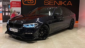 BMW 520d är utrustad med M-sportpaketet. 