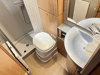 Husbil-integrerad Bürstner I 685 19 av 24