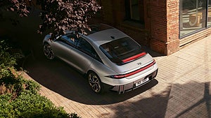 Hyundai Ioniq 6 har en räckvidd på upp til 61 mil. Foto: Hyundai