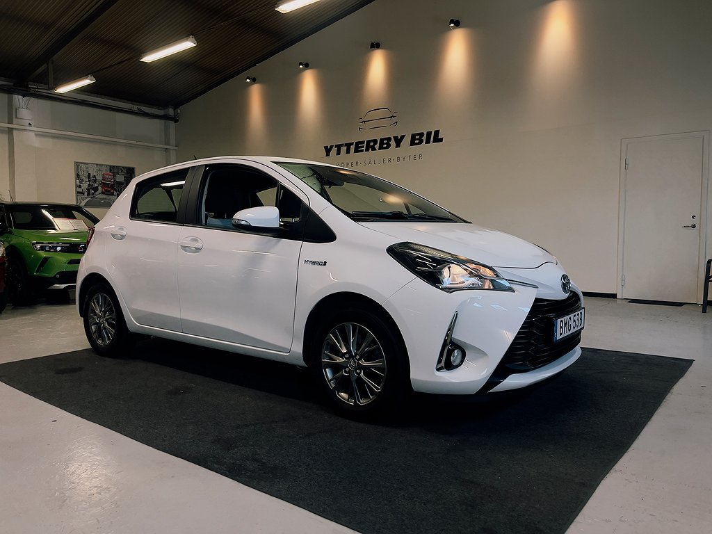 Toyota Yaris Hybrid e-CVT Active Euro 6 Bluetooth Backkamera