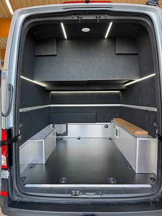 Transportbil - Skåp Volkswagen Crafter 177HK AUT CROSSBUSS 22 av 27