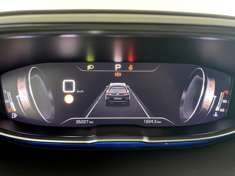 Bild på Peugeot 5008 GT 1.2 PT 130hk Aut 7-SITS B-KAMERA CARPLAY