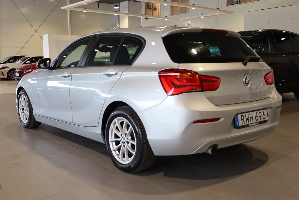 BMW 118I Steptronic Advantage PDC Connected Blåtand 2017