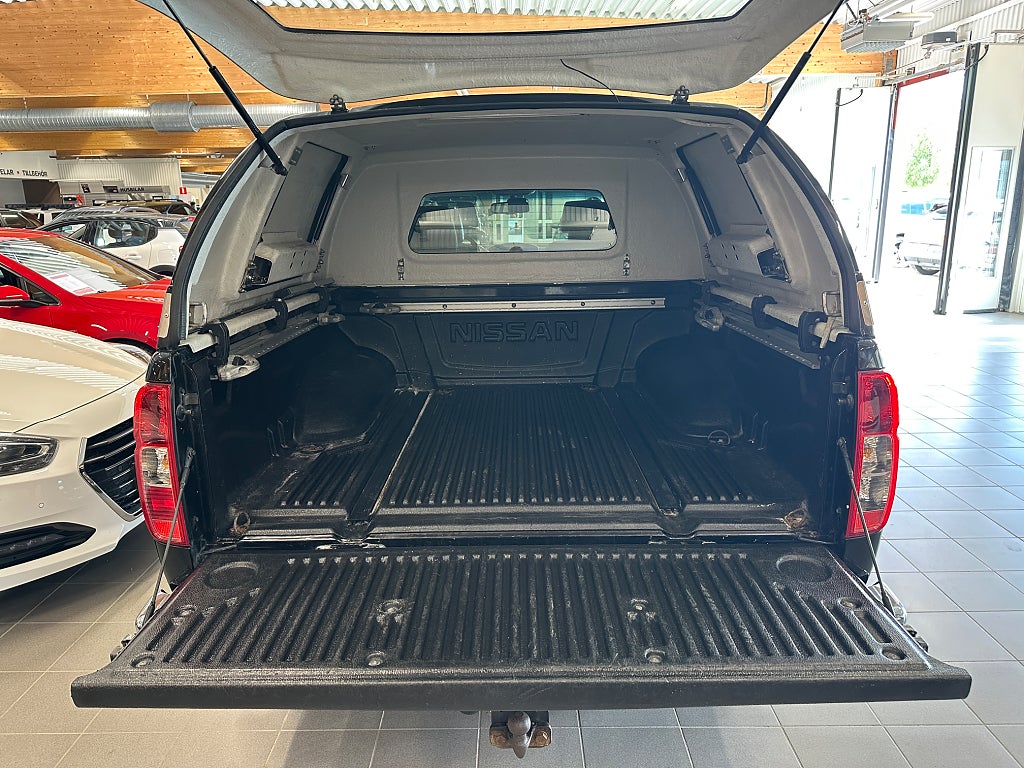 Nissan Navara Dubbelhytt 3.0 dCi V6 4x4 231 Hk Moms bil thumbnail