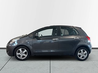 Toyota Yaris 5-dörrar 1.33 Dual VVT-i Värmare S&Vdäck ISOFIX