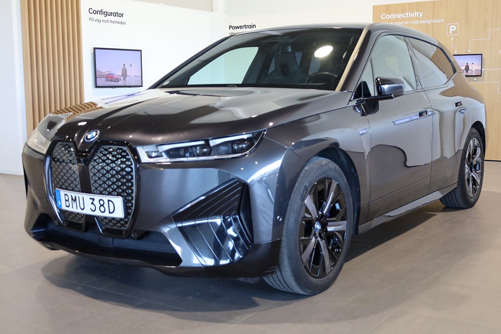 BMW iX xDrive50 Comfort Pano H&K 360° Leasbar HUD Drag 2023