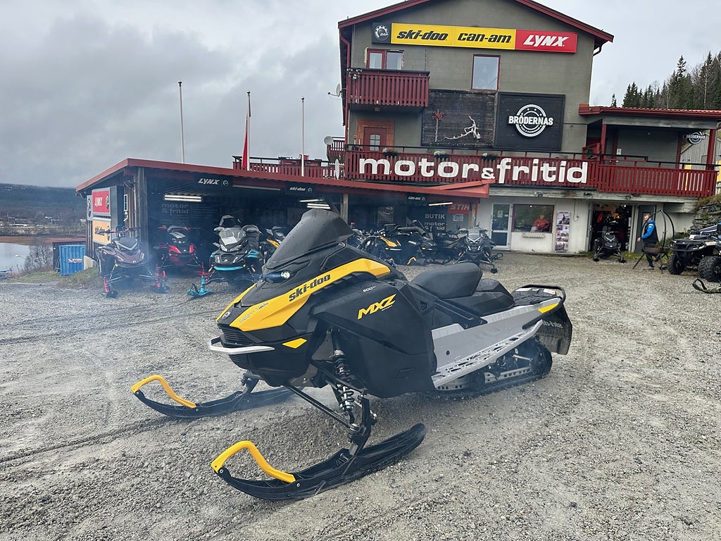 Ski-Doo MXZ Sport 600 EFI -26 