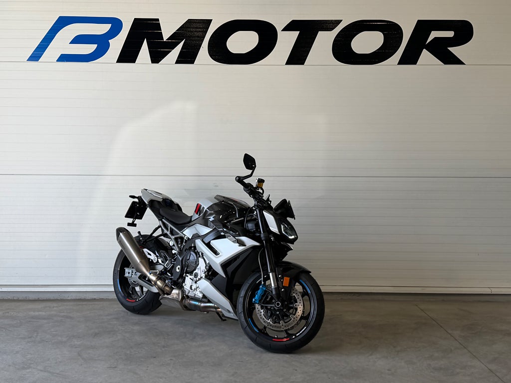 BMW M1000R Competition M1000R Competition • Kolfiber Fälgar •