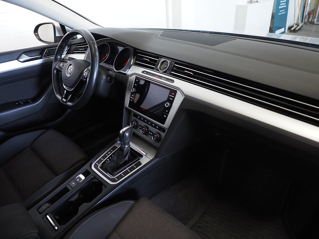 Volkswagen Passat Sportscombi 1.4 TSI 150hk Dragkrok Kamera 2018