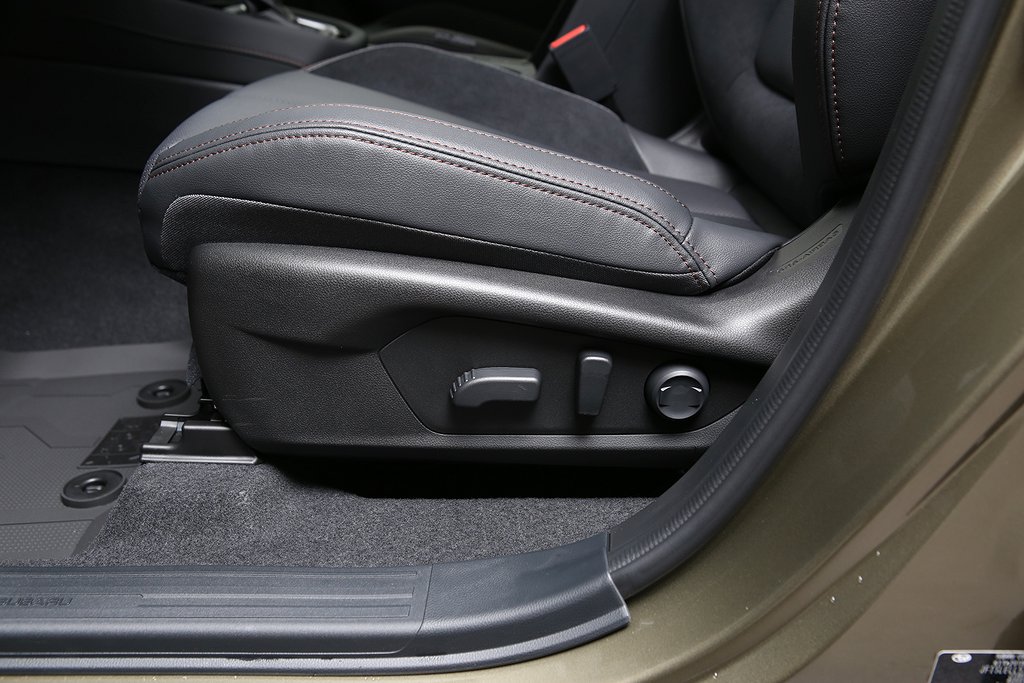 Subaru Forester 2.0i e-Boxer Limited | Låg skatt | i Lager 2025