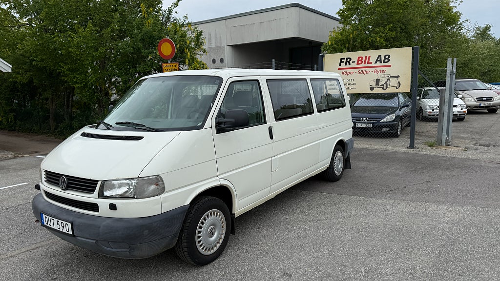 Volkswagen Caravelle 2.5  Lång Modell 9-sitsig Ny- besiktigas  0% Ränta A/C