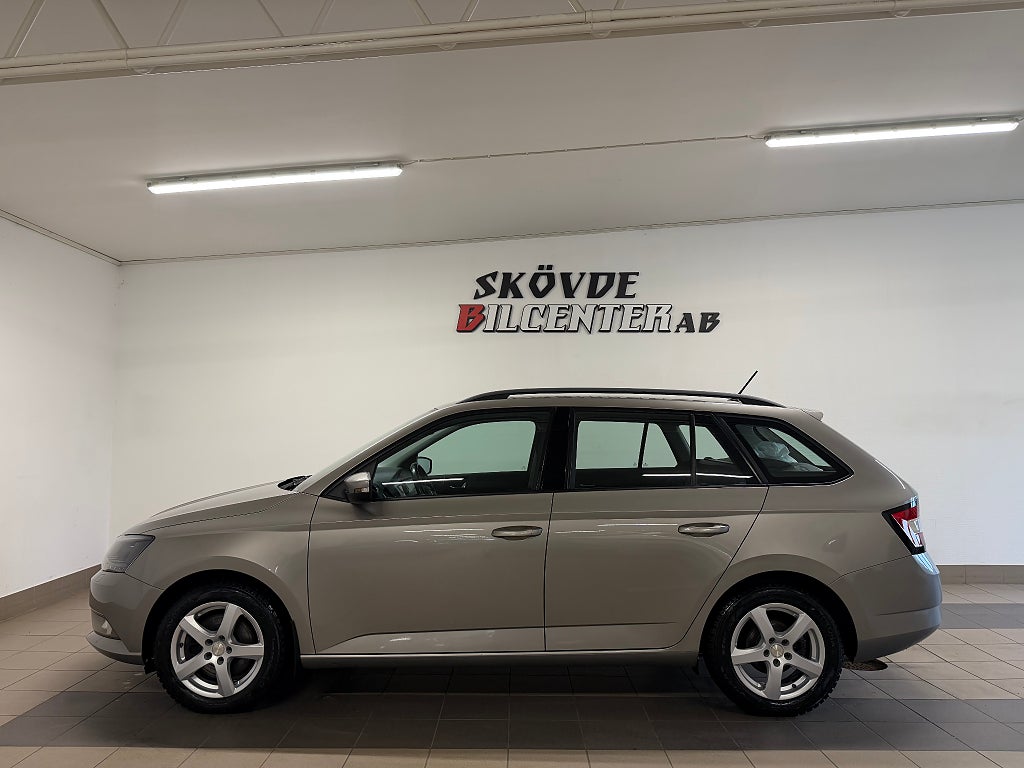 Skoda Fabia 1.2 TSI Elegance/Fullservad/Motor&Kupevärmare/Dragkrok