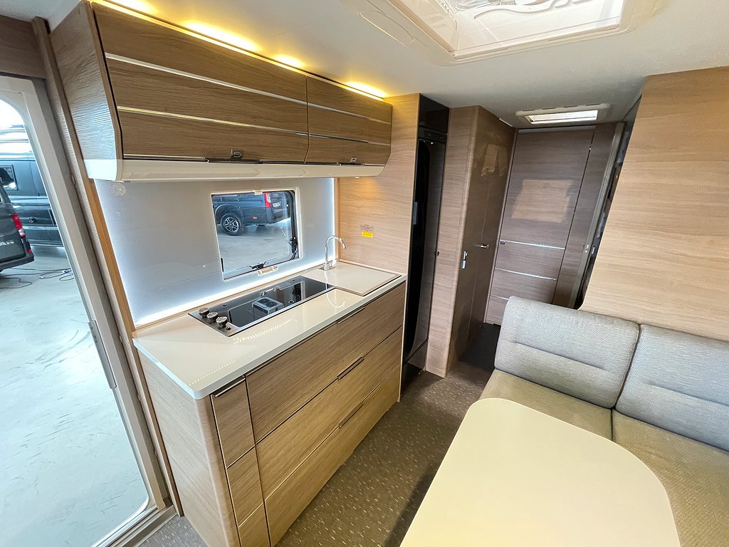 Adria Adora 573 PT / ALDE / Förtält / Solcell / Markis/3-vån - Adria