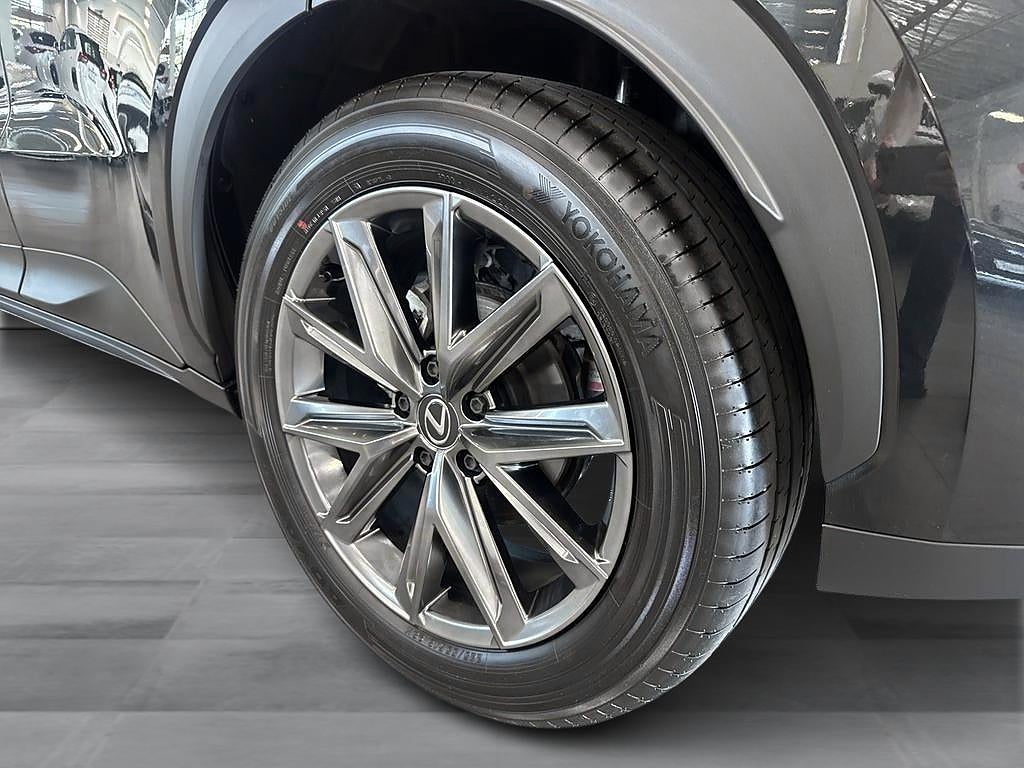 Lexus LBX 2024 - miniatyr 12