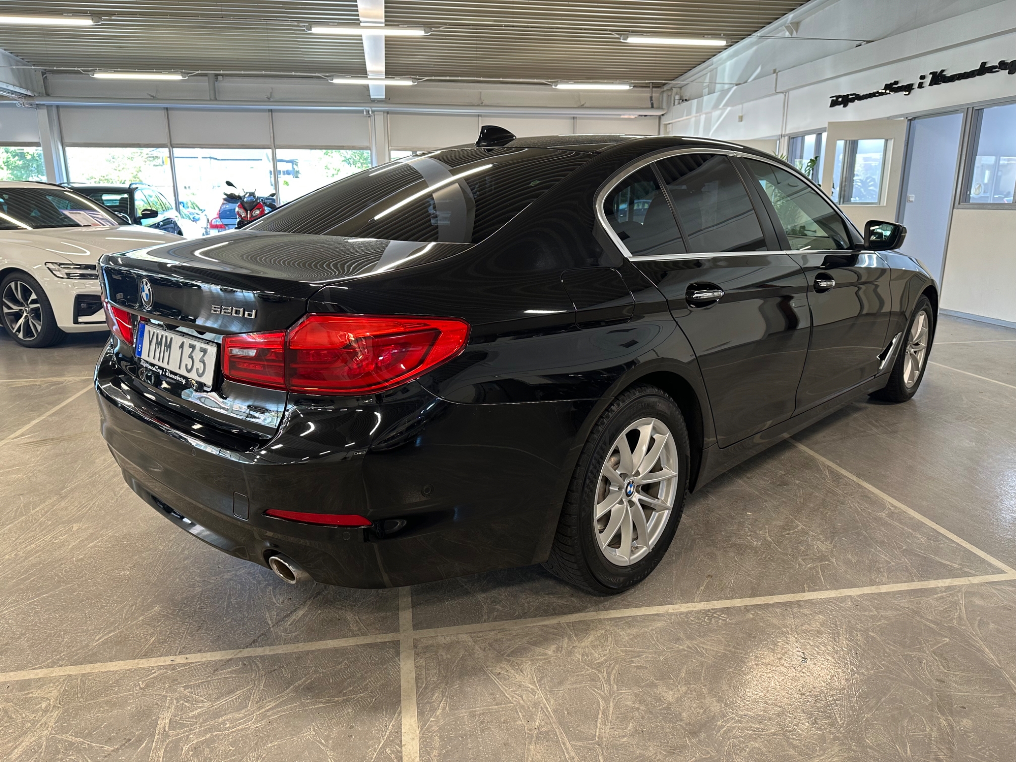 BMW 520 2017, photo 3/56