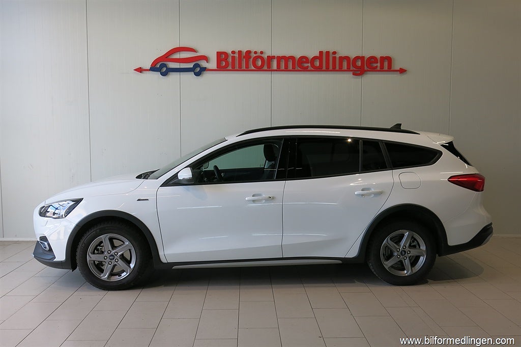 Ford Focus Active 1.0T EcoBoost 1 brukare välvårdad!