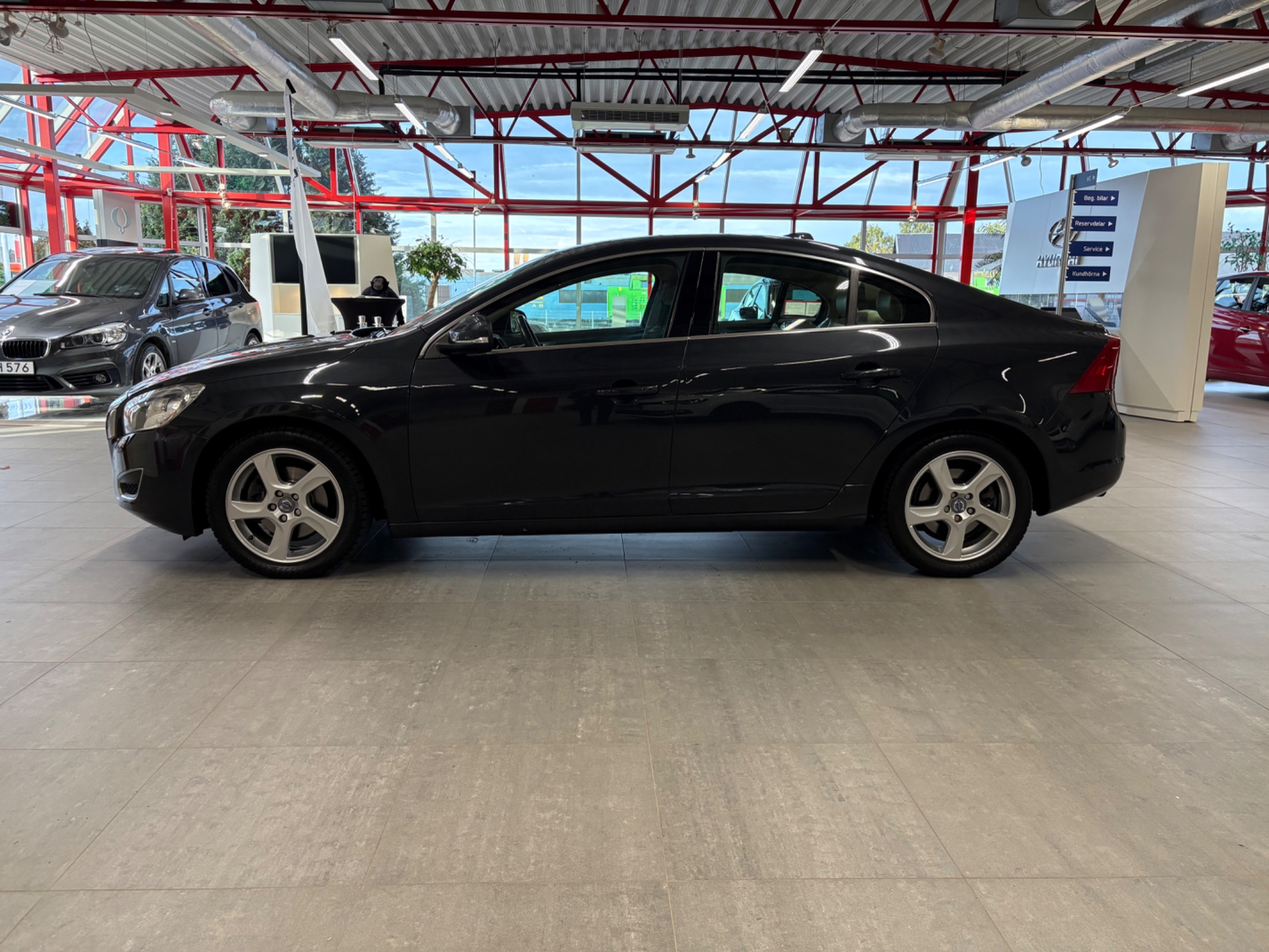 Volvo S60 T5 Summum Kamrem bytt v-hjul 2011, bild 2/10