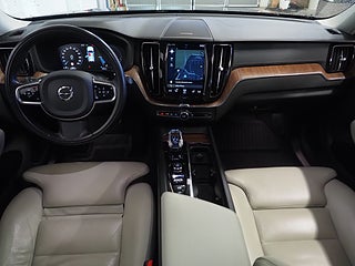 SUV Volvo XC60 17 av 29