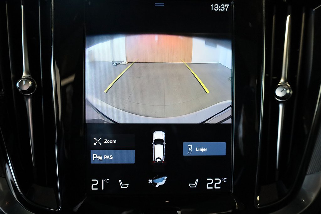 Volvo V60 T8 AWD Aut R-Design Pano Kamera Läder 2019