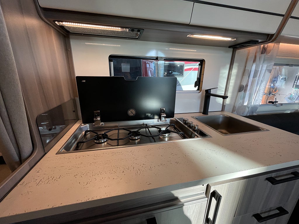 Kabe Estate 470 XL / ALDE / Resevagn / Året runt standard /  - Kabe