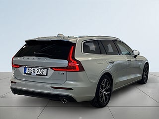 Volvo V60 D3 AWD Aut Momentum Kamera Cockpit Värmare Psens S&V – bild 6