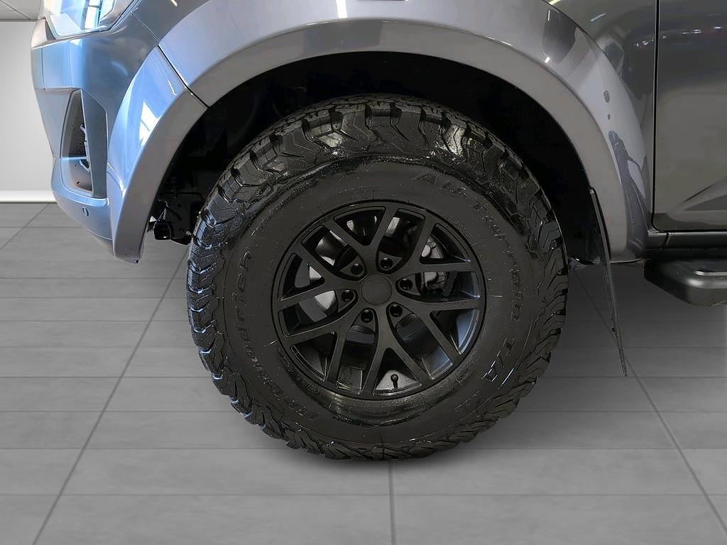 Isuzu D-Max AT35 Arctic Trucks CNG Aut Kompressor / Vinschfästen