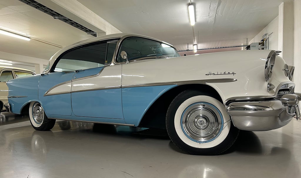 Oldsmobile Ninety-Eight Sedan 5.3 V8 Hydra-Matic