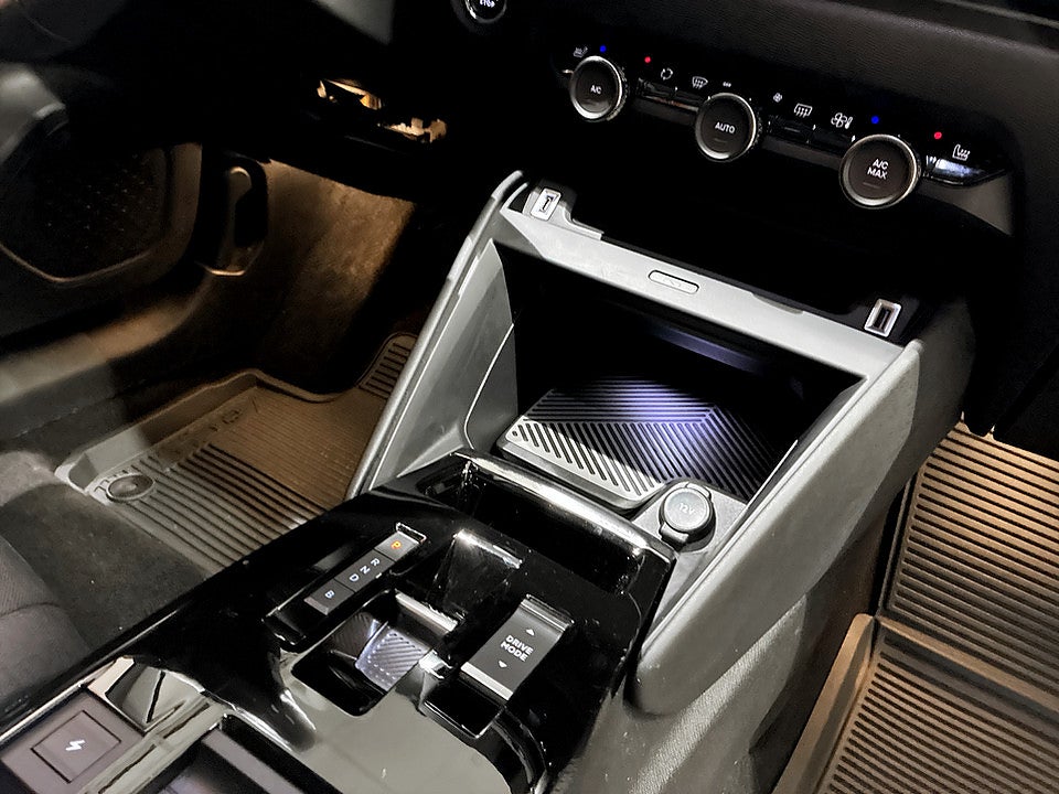 Bild på Citroën e-C4 Shine 50kWh 136hk Aut B-KAMERA CARPLAY