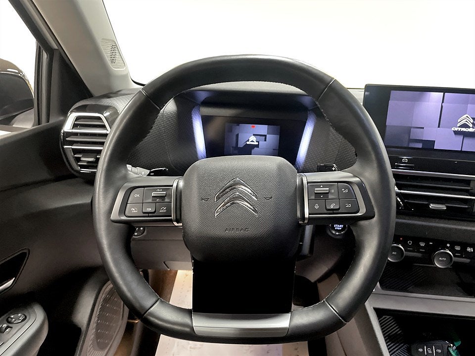 Bild på Citroën C4 X Shine 1.2 PT 130hk Aut - B-KAMERA, RATTVÄRME