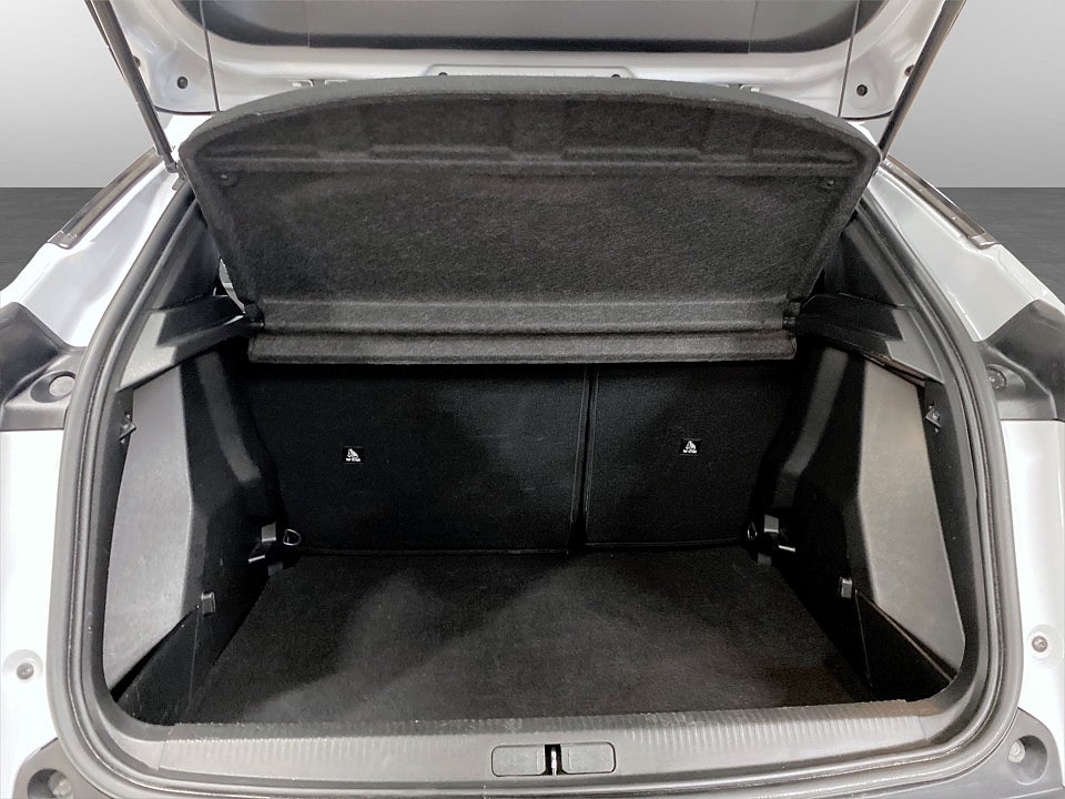 Bild på Peugeot 2008 Allure 1.2 PT 130hk B-KAMERA CARPLAY