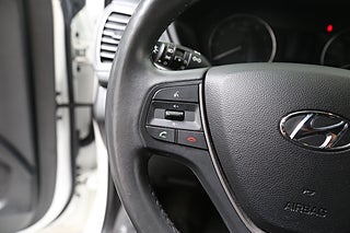 Halvkombi Hyundai i20 15 av 23