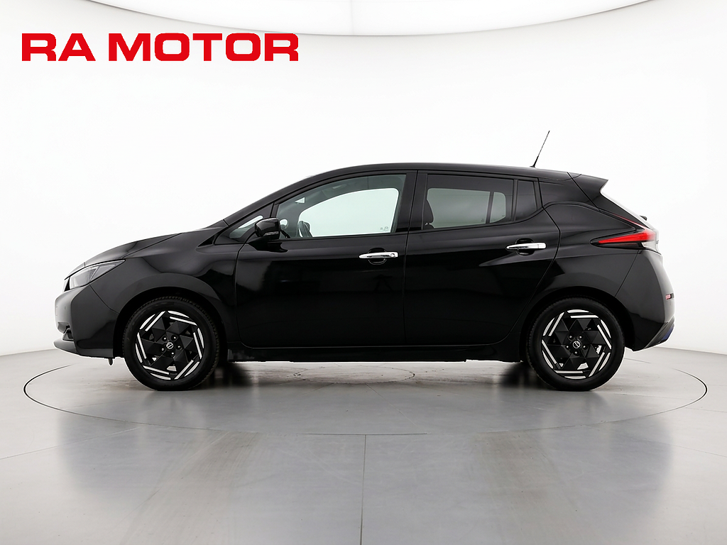 Nissan Leaf 40 kWh 150hk Acenta | Backkamera | Rattvärme | 2023