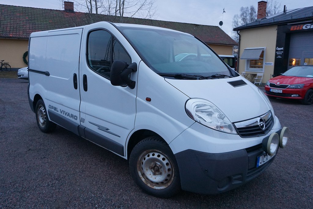 Opel Vivaro Skåpbil 2.7t 2.0 CDTI Drag/ 1 ägare