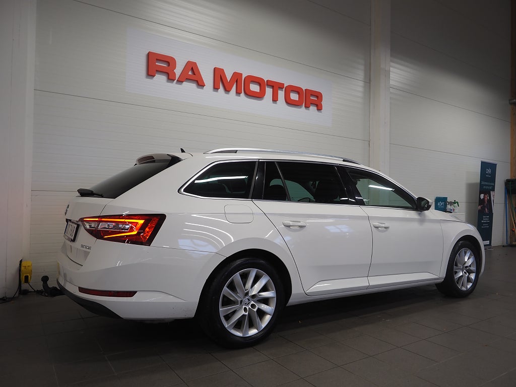 Skoda Superb Kombi 1.5 TSI Business Edt Drag P-Värm B-Kam 2019