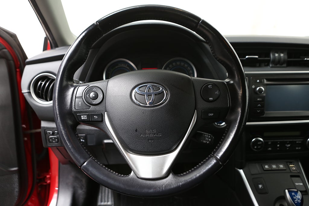 Toyota Auris Touring Sports Hybrid e-CVT Executive 2015